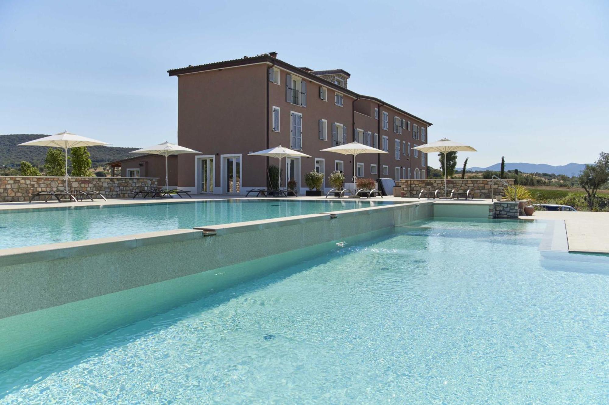 Riva Toscana Golf Resort & Spa Фолоника Екстериор снимка