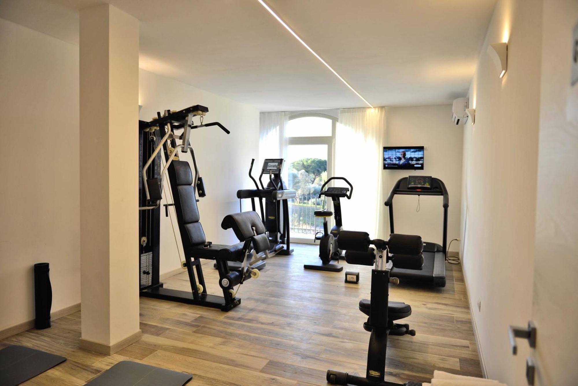 Riva Toscana Golf Resort & Spa Фолоника Екстериор снимка